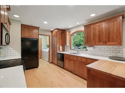 142 NE 11th Avenue Canby OR 97013