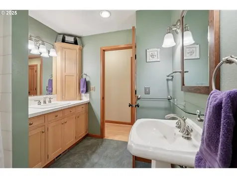142 NE 11th Avenue Canby OR 97013