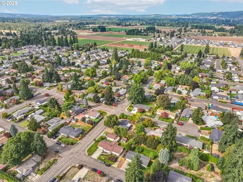 142 NE 11th Avenue Canby OR 97013