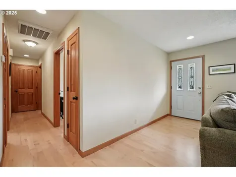 142 NE 11th Avenue Canby OR 97013