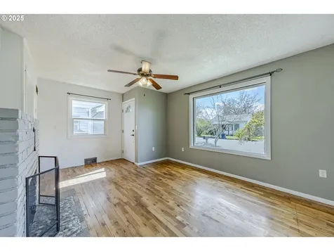 670 Kalmia Street Junction City OR 97448
