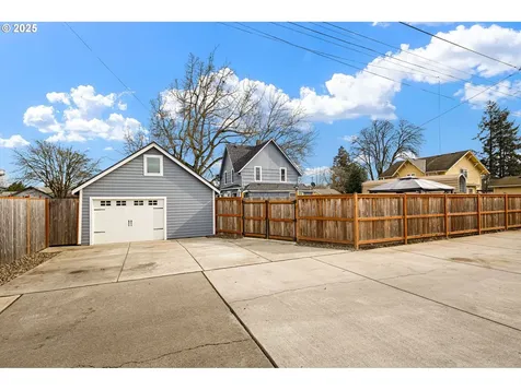 555 Kalmia Street Junction City OR 97448