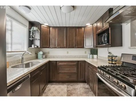 13 Mountain Circle Lake Oswego OR 97035