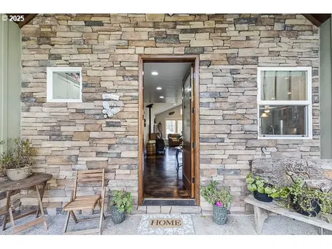 22243 E Hiawatha Road Rhododendron OR 97049