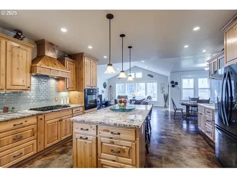 22243 E Hiawatha Road Rhododendron OR 97049
