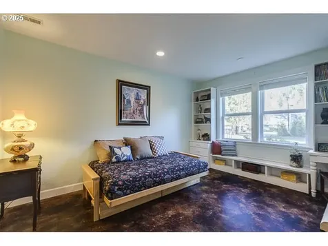 22243 E Hiawatha Road Rhododendron OR 97049