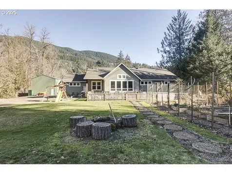 22243 E Hiawatha Road Rhododendron OR 97049