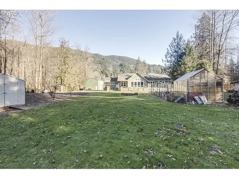 22243 E Hiawatha Road Rhododendron OR 97049