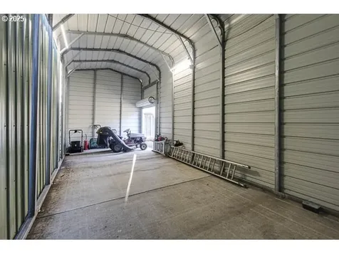 22243 E Hiawatha Road Rhododendron OR 97049
