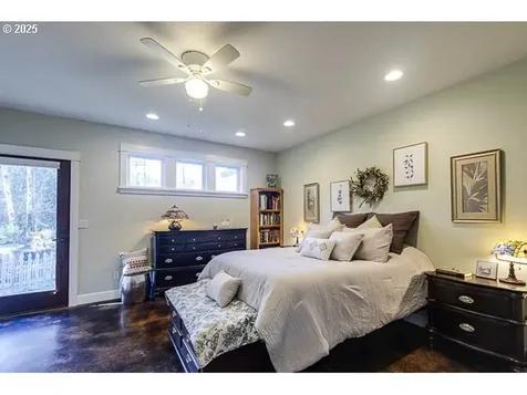 22243 E Hiawatha Road Rhododendron OR 97049