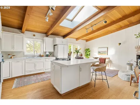 3835 SW 50th Avenue Portland OR 97221