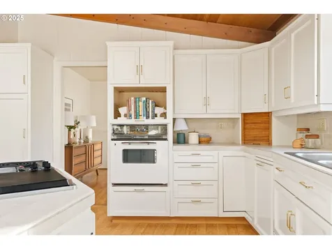 3835 SW 50th Avenue Portland OR 97221