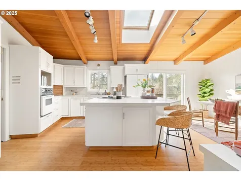 3835 SW 50th Avenue Portland OR 97221