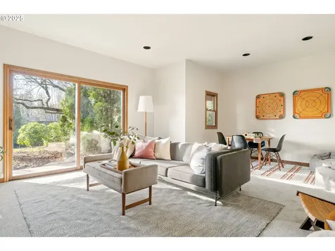 3835 SW 50th Avenue Portland OR 97221