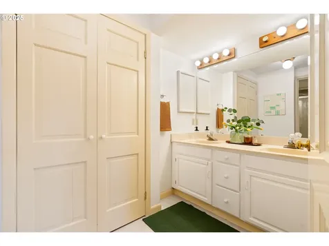 3835 SW 50th Avenue Portland OR 97221
