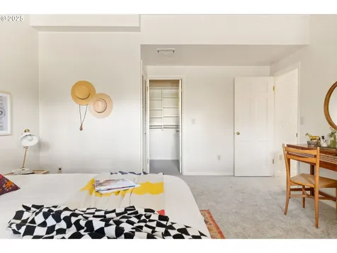 3835 SW 50th Avenue Portland OR 97221