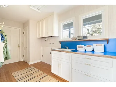 3835 SW 50th Avenue Portland OR 97221
