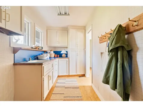 3835 SW 50th Avenue Portland OR 97221