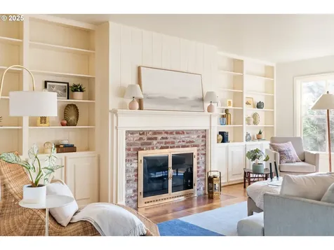 3835 SW 50th Avenue Portland OR 97221