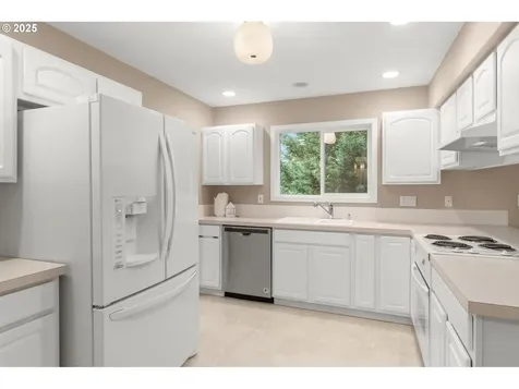 7327 SW Kelsi Court Portland OR 97223
