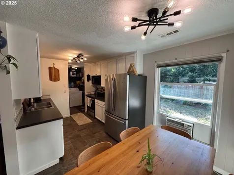 14202 SE Woodward Street Portland OR 97236