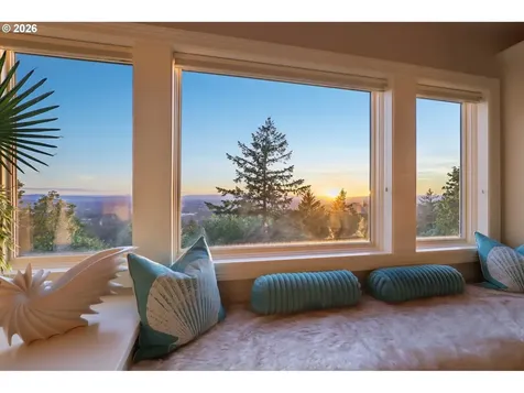 221 SW Moonridge Place Portland OR 97225