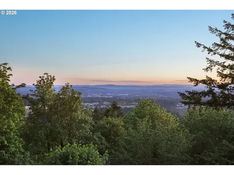 221 SW Moonridge Place Portland OR 97225