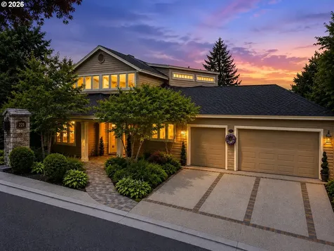 221 SW Moonridge Place Portland OR 97225