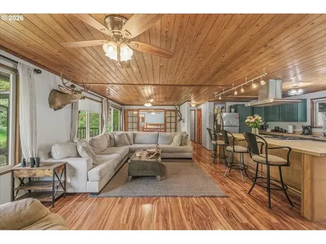 15116 Creek View Lane Vernonia OR 97064