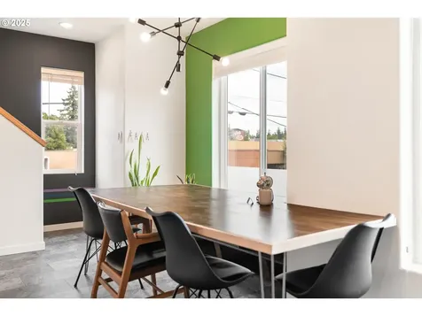 10435 SE Oak Street Portland OR 97216