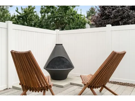 10435 SE Oak Street Portland OR 97216