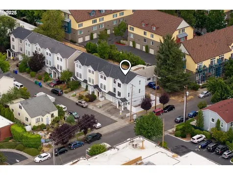 10435 SE Oak Street Portland OR 97216