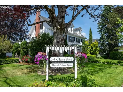 809 NE Evans Street Mcminnville OR 97128