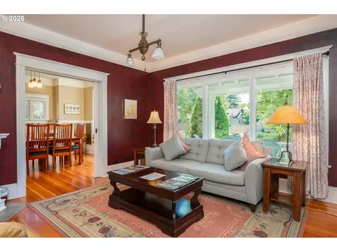 809 NE Evans Street Mcminnville OR 97128