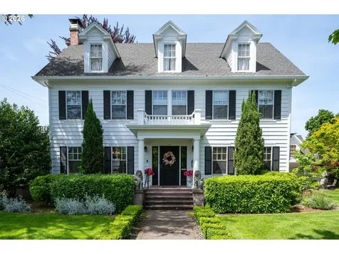 809 NE Evans Street Mcminnville OR 97128