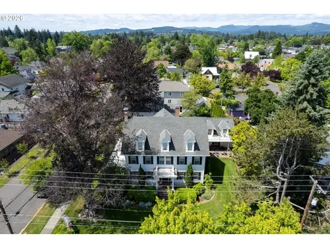 809 NE Evans Street Mcminnville OR 97128
