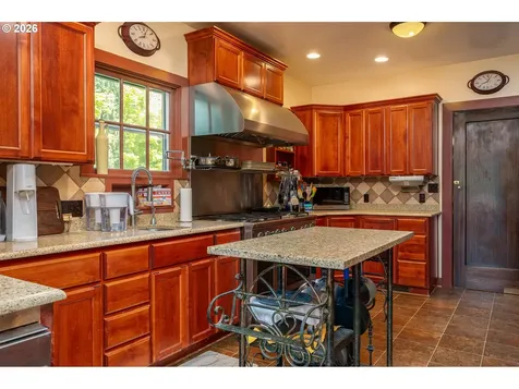 809 NE Evans Street Mcminnville OR 97128
