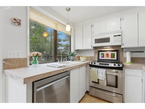 19727 NW Quail Hollow Drive Portland OR 97229