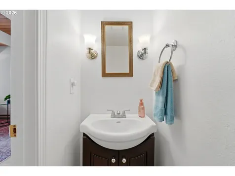 19727 NW Quail Hollow Drive Portland OR 97229