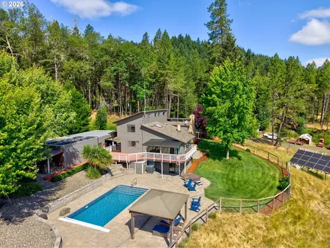 311 Clover Leaf Street Roseburg OR 97471