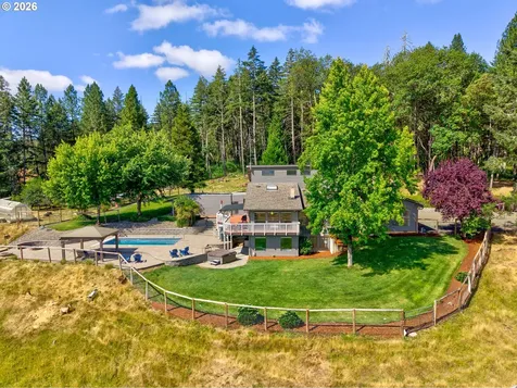 311 Clover Leaf Street Roseburg OR 97471