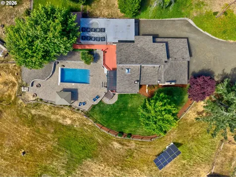 311 Clover Leaf Street Roseburg OR 97471
