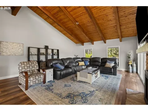311 Clover Leaf Street Roseburg OR 97471