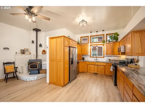 197 D Street Creswell OR 97426
