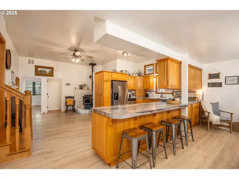 197 D Street Creswell OR 97426