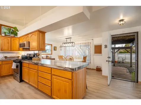 197 D Street Creswell OR 97426