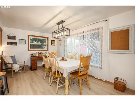 197 D Street Creswell OR 97426