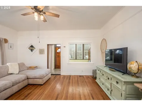 197 D Street Creswell OR 97426