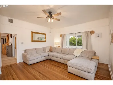 197 D Street Creswell OR 97426