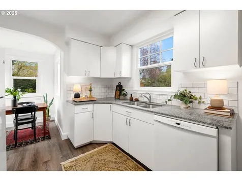 3739 NE Fremont Street Portland OR 97212